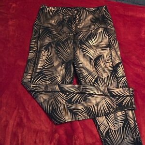 Love Her Shop Black and Gold Leaf Print Compression XXL Leggings